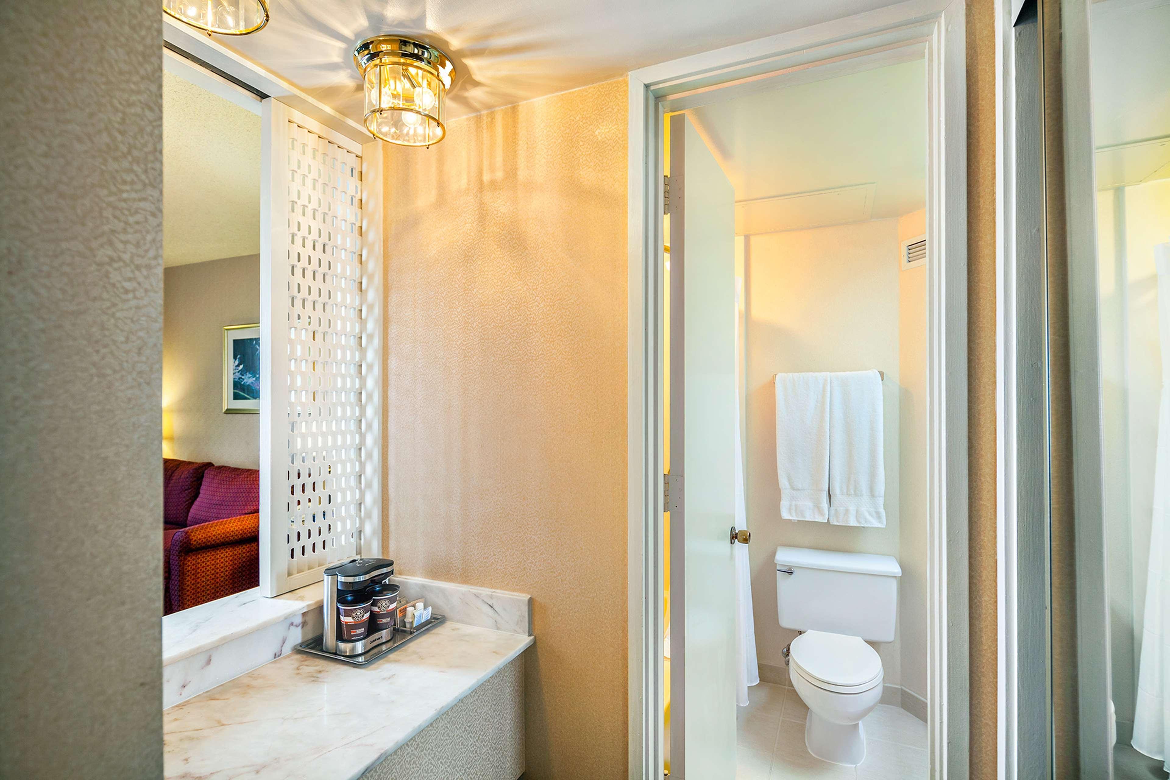 Hilton Oakland Airport Hotel Bagian luar foto