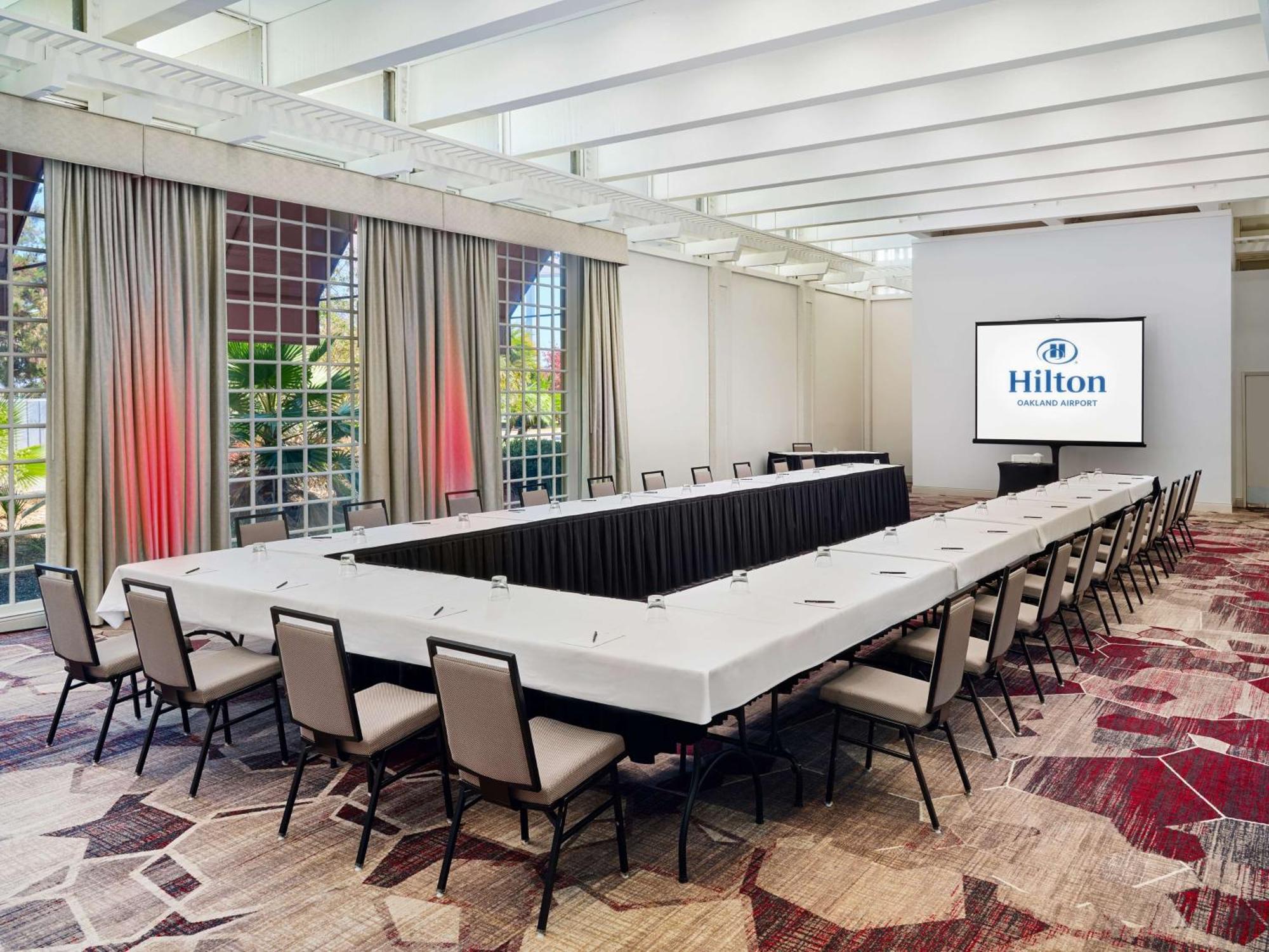 Hilton Oakland Airport Hotel Bagian luar foto